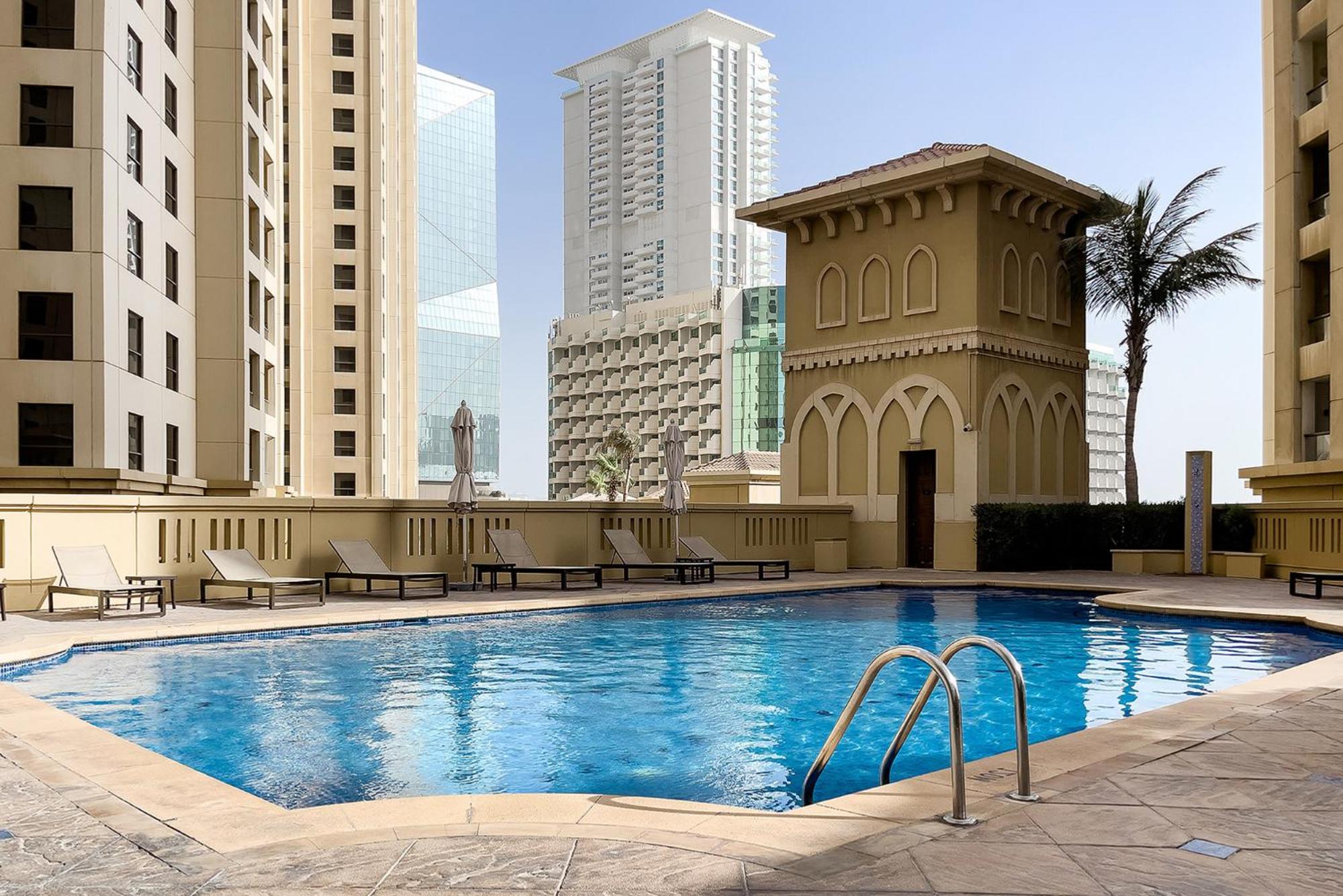 Hotel Berloga Capsule Jbr Dubai Exterior foto
